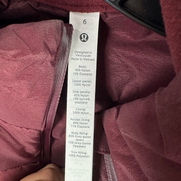 Lululemon Women's Down for It All 700-Down-Fill Vest in color Garnet size 6 - Picture 15 of 15